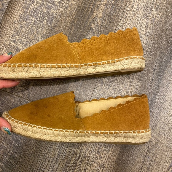 Saks 5th Avenue - Picture 5 of 8